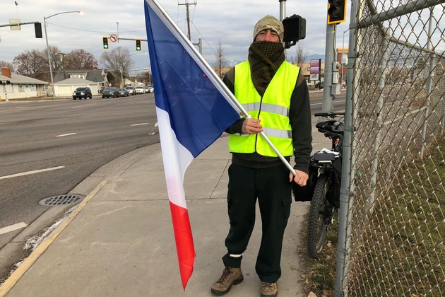 ‘Citizen Kane Sports French Flag and Yellow Vest in Solidarity