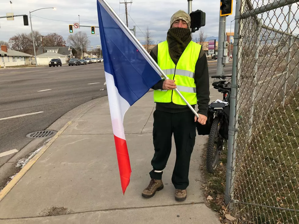 ‘Citizen Kane Sports French Flag and Yellow Vest in Solidarity