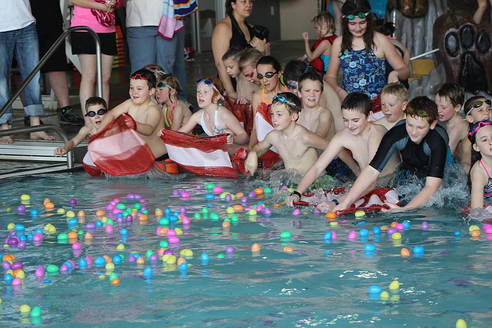 Currents Aquatic Center Hosts Underwater Egg Hunt on Saturday