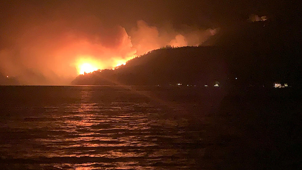Boulder 2700 Fire Jumps to 1150 Acres – 20 Structures Destroyed