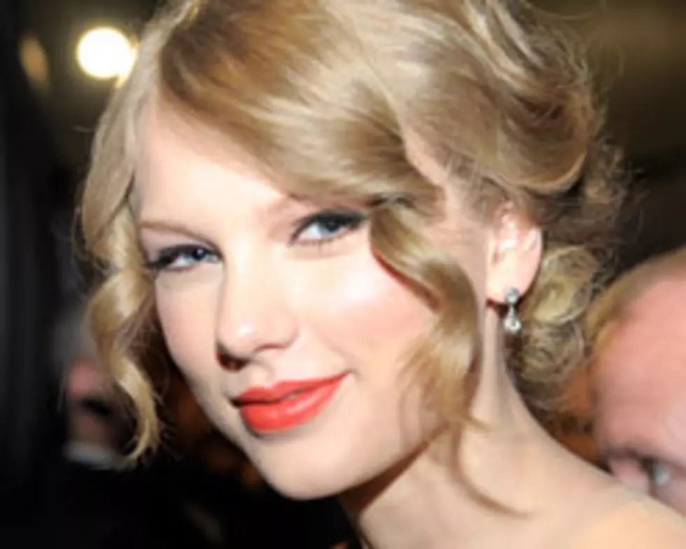 Taylor Swift Sends ‘American Greetings’