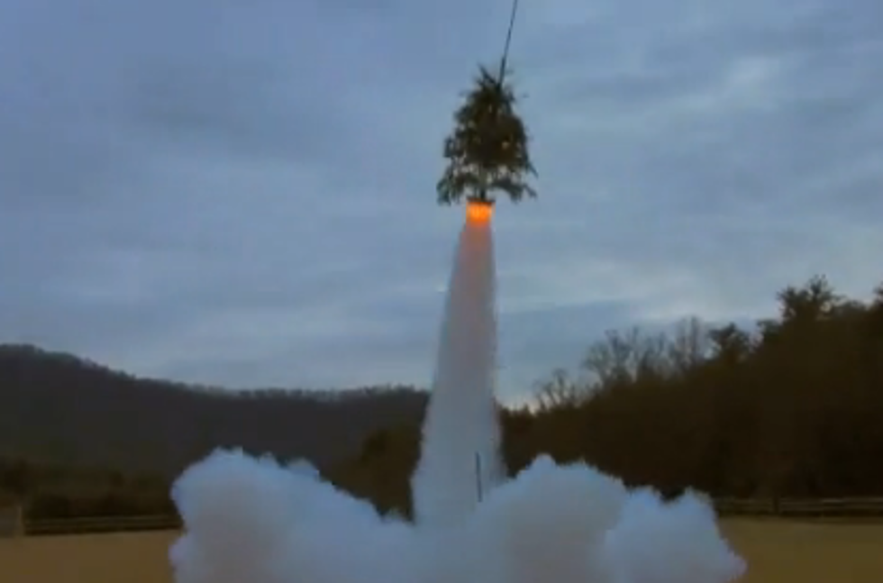 Rocket Powered Christmas Tree [VIDEO]