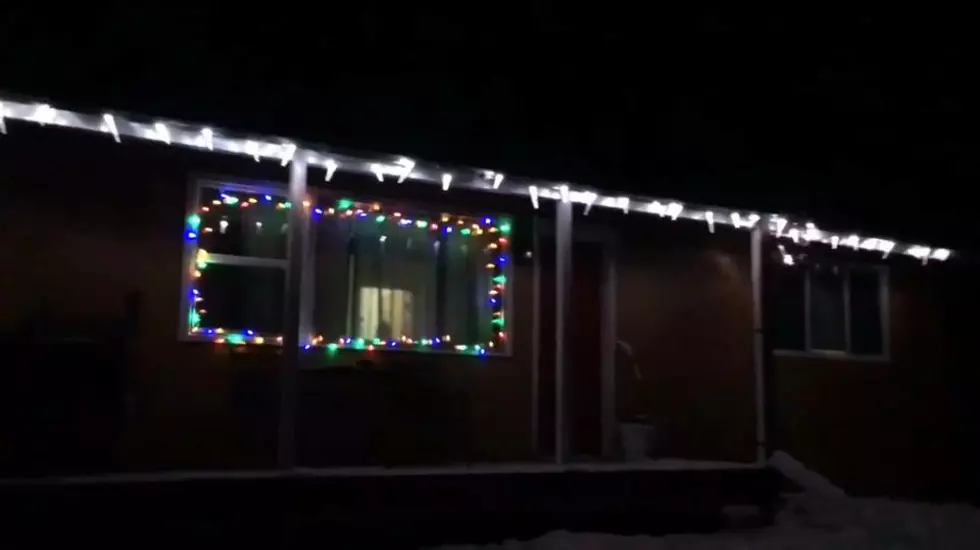 Jesse Puts Up His Christmas Lights [WATCH]