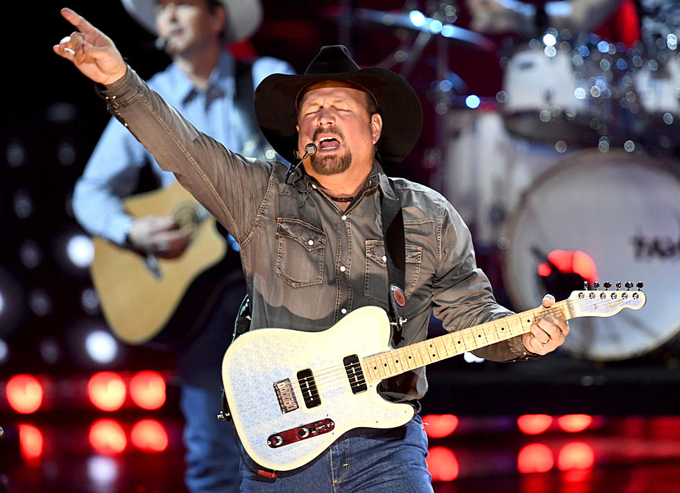 Manhattan Drive-In to Show Garth Brooks Concert