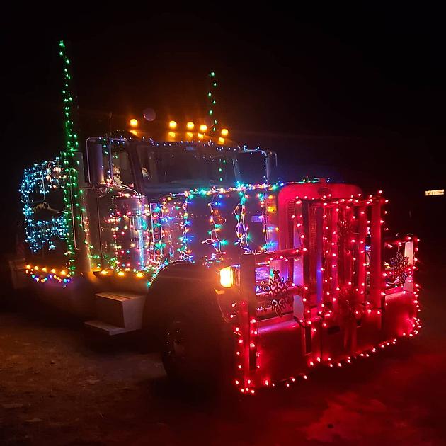 Ennis Christmas Lights Truck Convoy [Pics]
