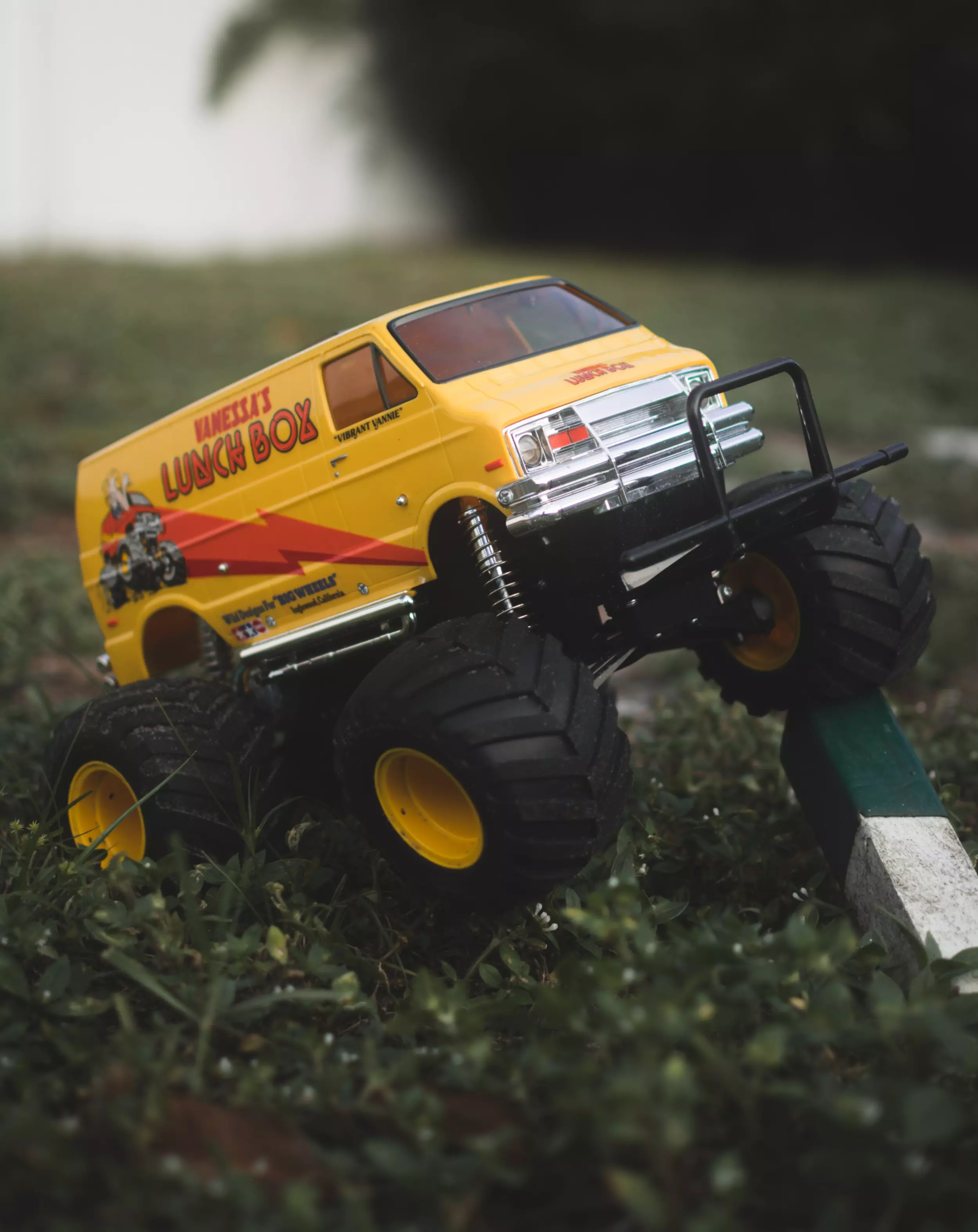A Monster Truck's Car-Crushing Comeback - WSJ