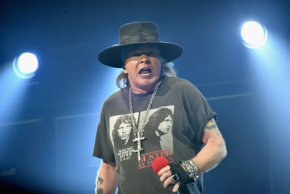 Axl Rose Biffs it in Las Vegas