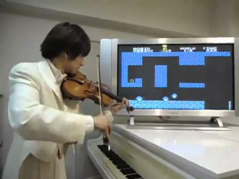 Amazing Violinist Plays Super Mario Bros. In Time With Game [VIDEO]