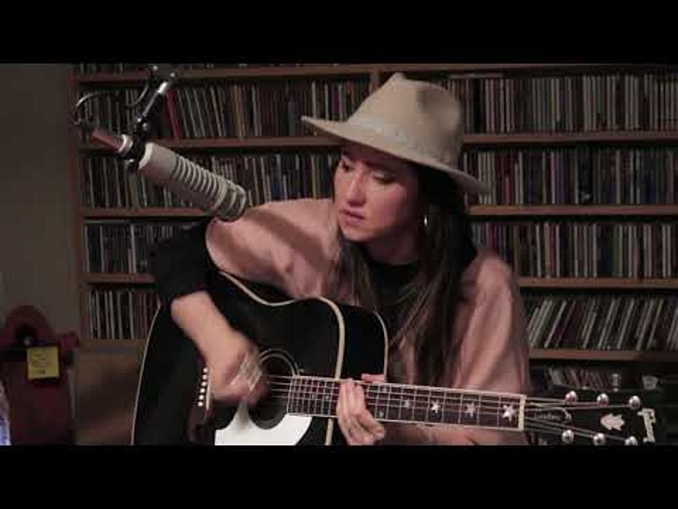 KT Tunstall Performs &#8220;Black Horse and the Cherry Tree&#8221; LIVE in the MOOSE Studio [WATCH]