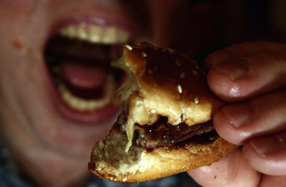 Scientists Figured Out the Perfect Way to Hold a Hamburger