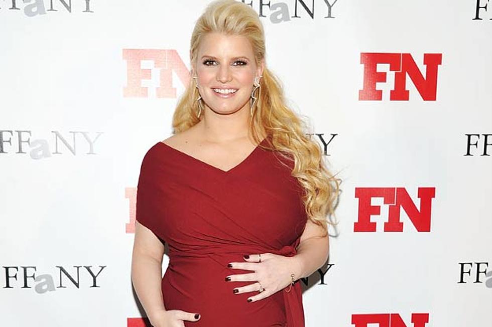 Jessica Simpson Gives Birth