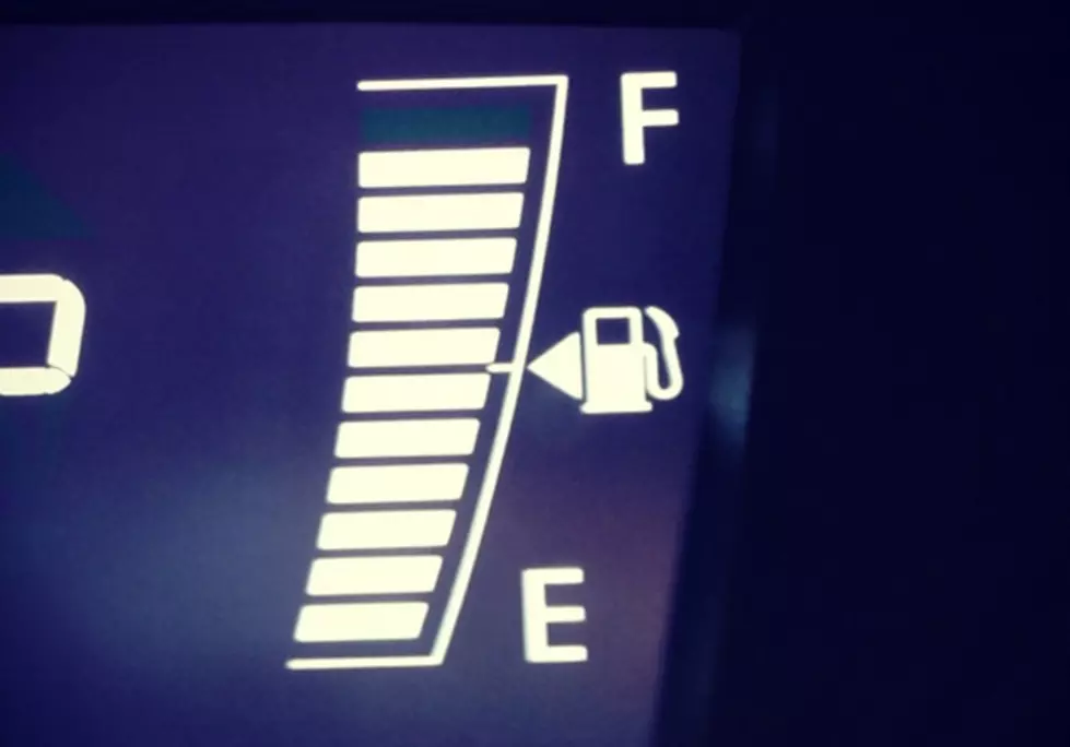 Do You Know What the Arrow on Your Gas Gauge Means?