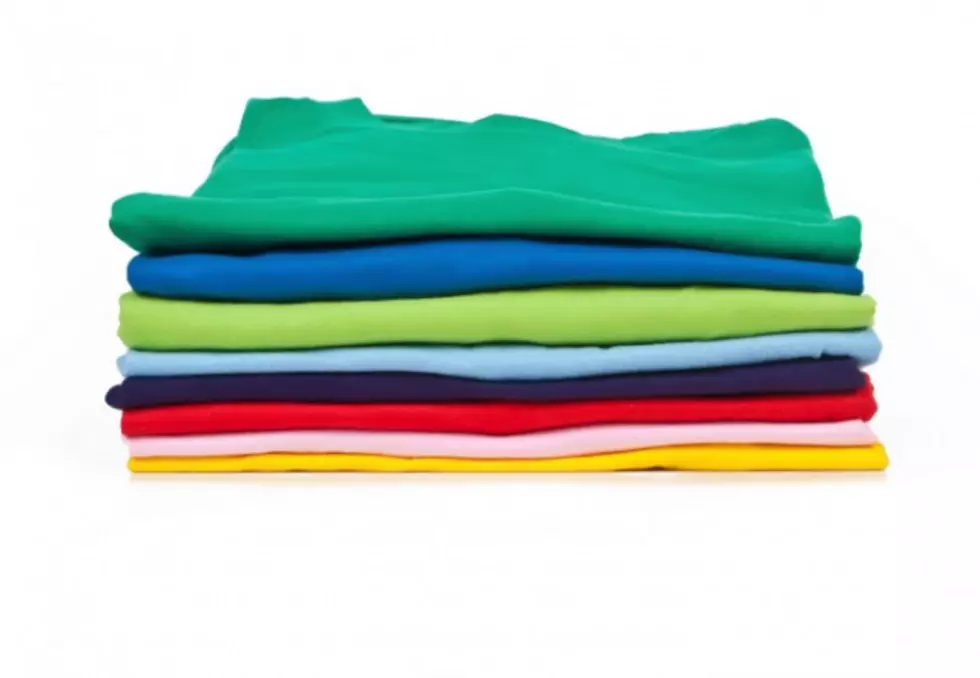 How to Fold a T-Shirt in 3 Seconds Flat &#8211; Really