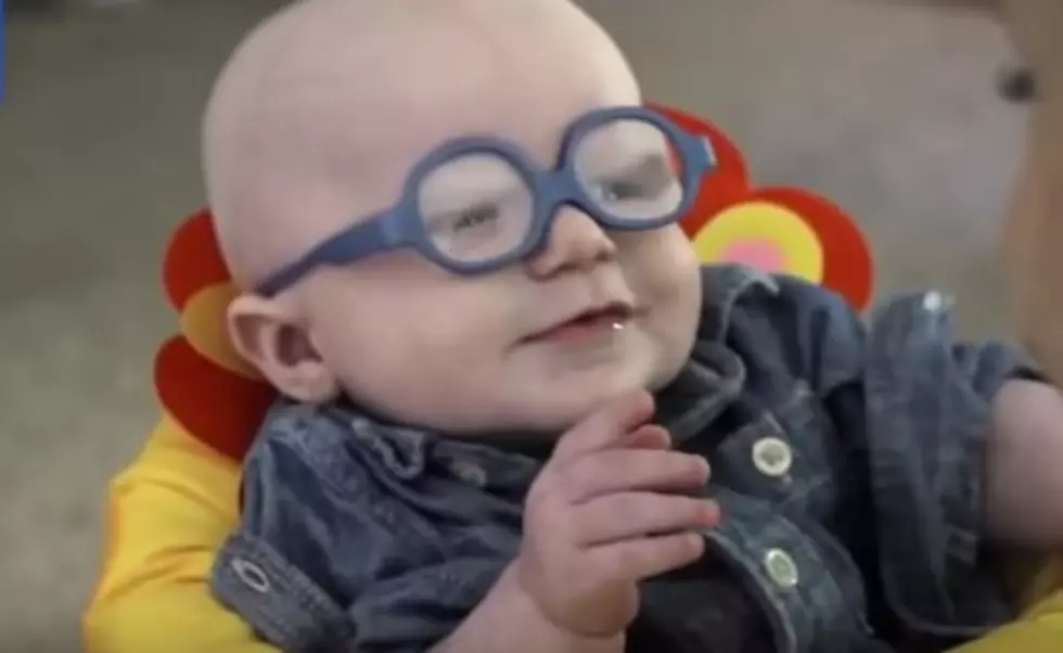 Baby Sees Mom for the First Time With Special Glasses [VIDEO]