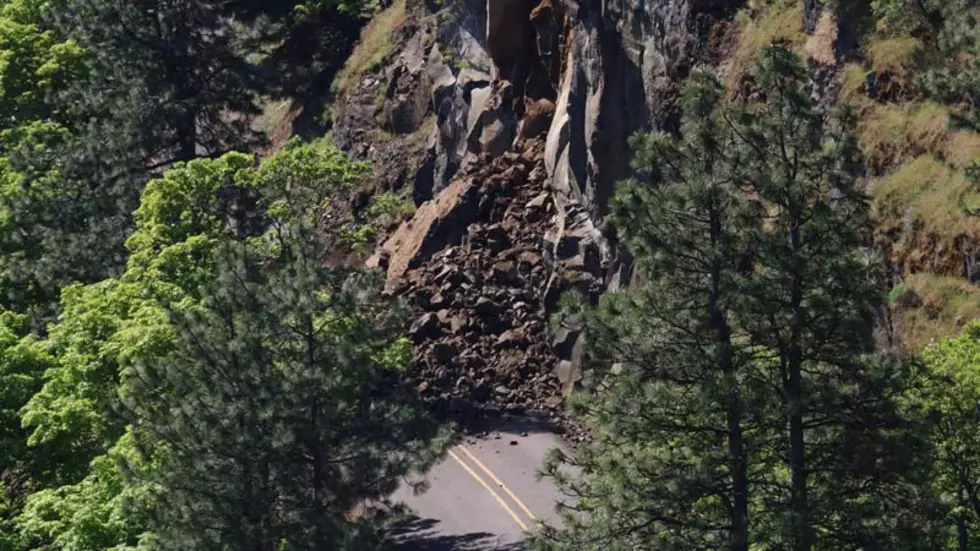 Major Rock Slides Closes HWY 30 Near The Dalles