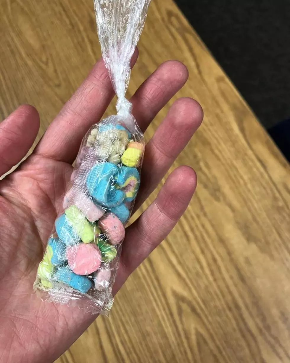 Local Teacher Receives Marshmallows as Gift and Goes Viral