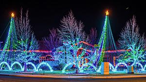 The Show Must Go On! Check Out 500,000 X-mas Lights In Kennewick!