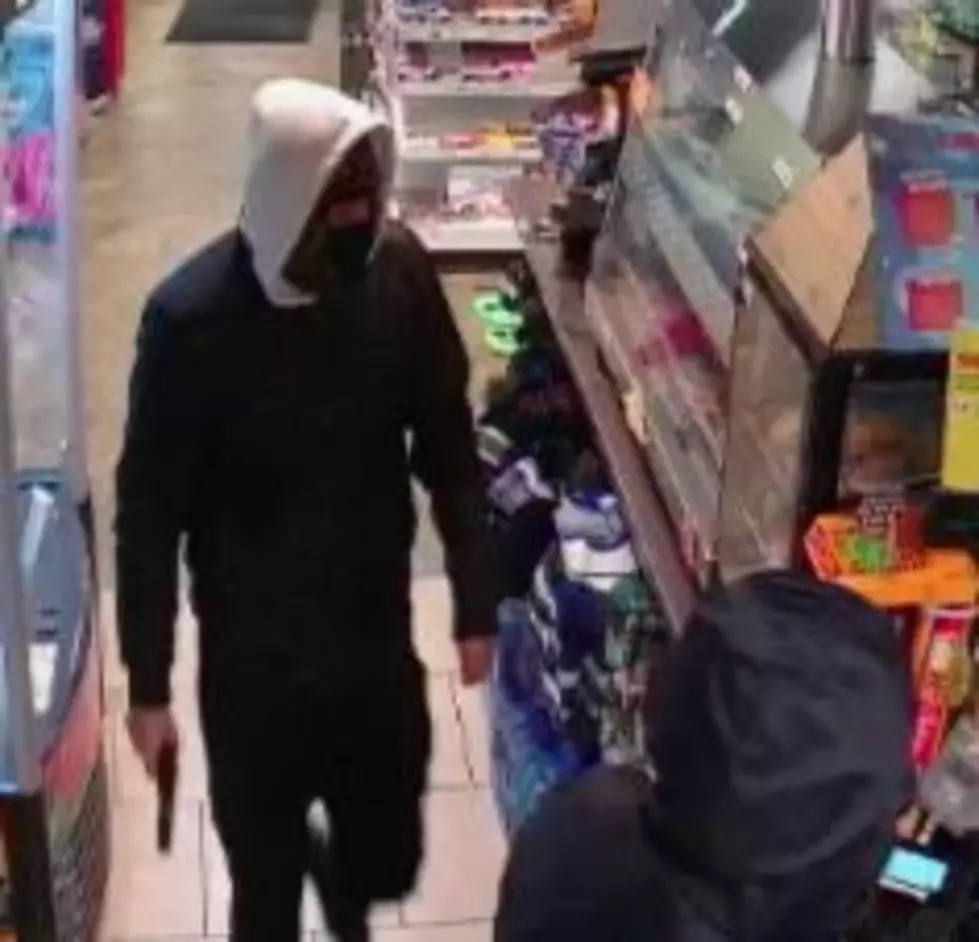Kennewick Armed Robbery Suspects Escape in Tahoe [VIDEO]