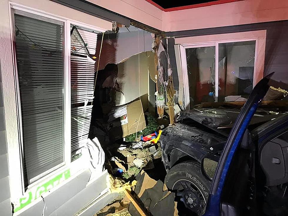 Woman Flees Kennewick Police-Crashes into Apartment [PHOTOS]