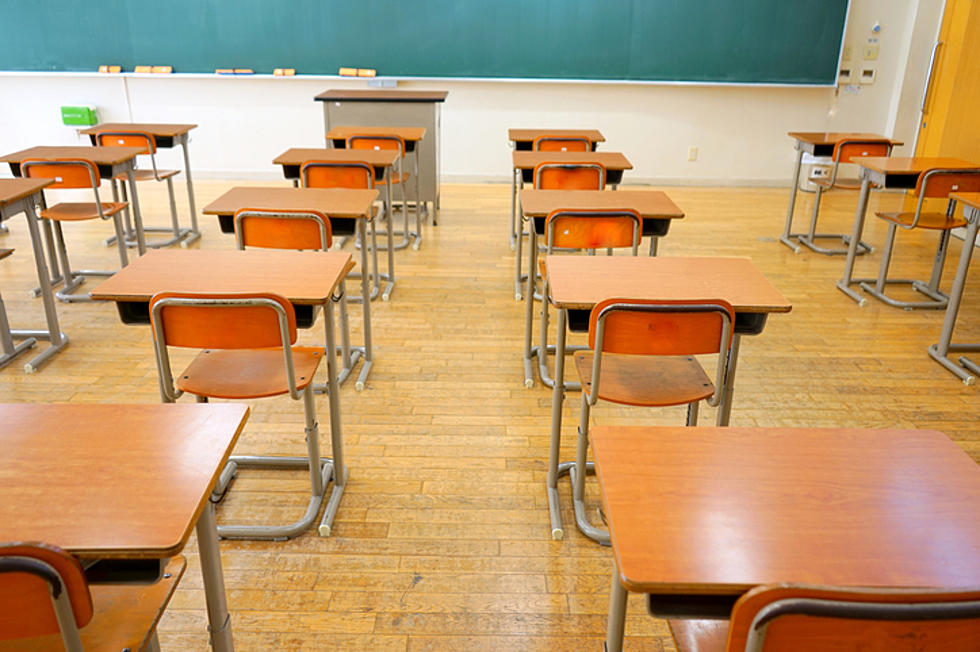 Desperate Oregon Dials Back Substitute Teacher Qualifications