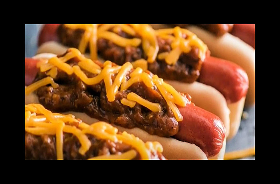 World’s Largest Hot Dog Chain to Open New Spot Soon in Washington!