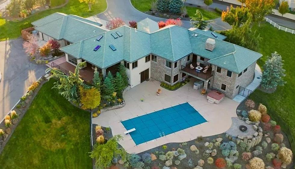 Richland&#8217;s Exclusive Royal Estate Features Pool, Sauna, Theatre, &#038; More! [See Inside]