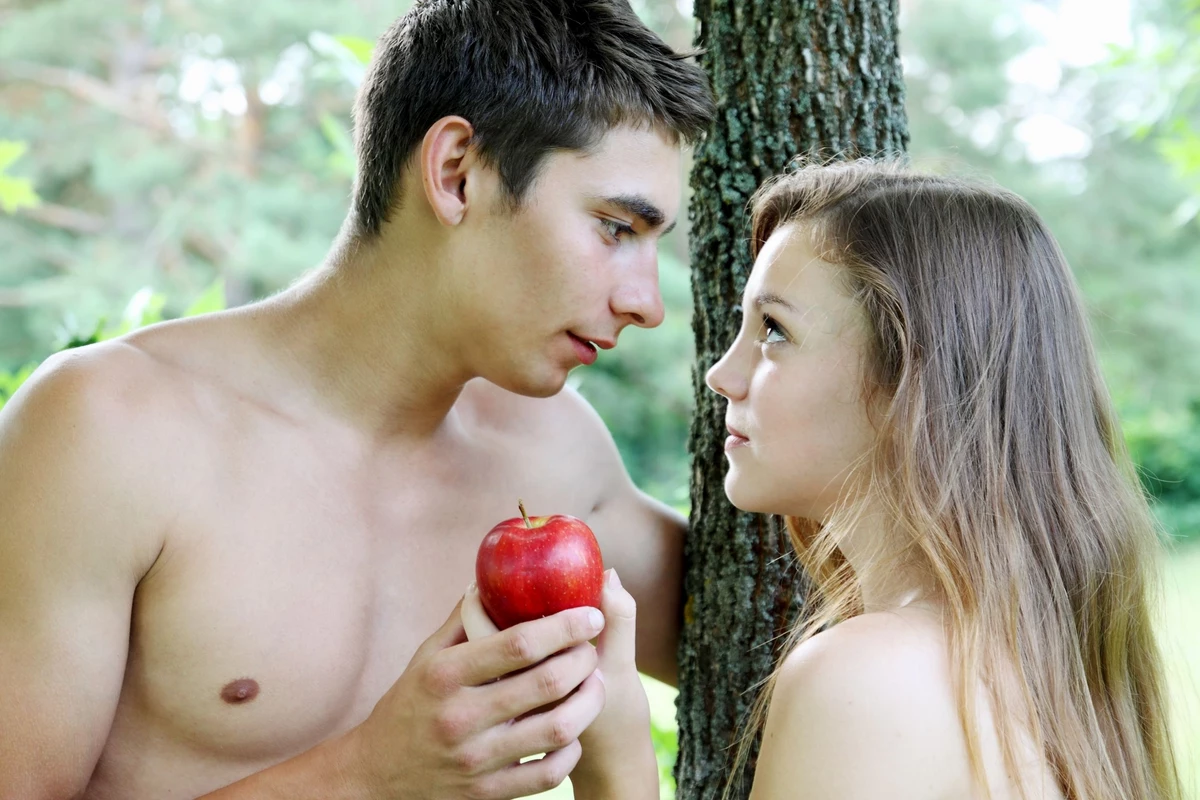 Адам и ева яблоня