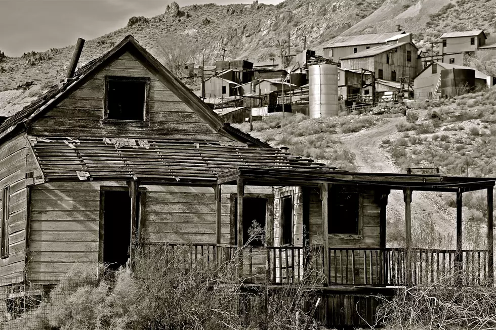 Oregon’s Coolest Ghost Town Isn’t As Abandoned as You Might Think