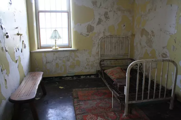 Add This Creepy, Abandoned WA Mental Hospital to Your Hiking List