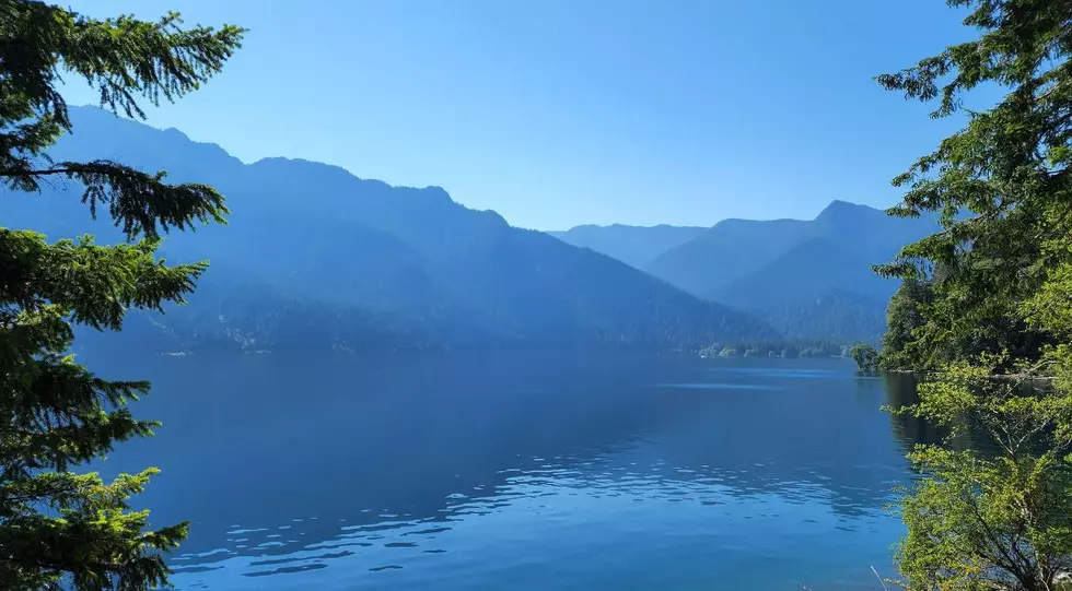  Bright Blue Washington Lake Is Opposite Of "Devilish" Name