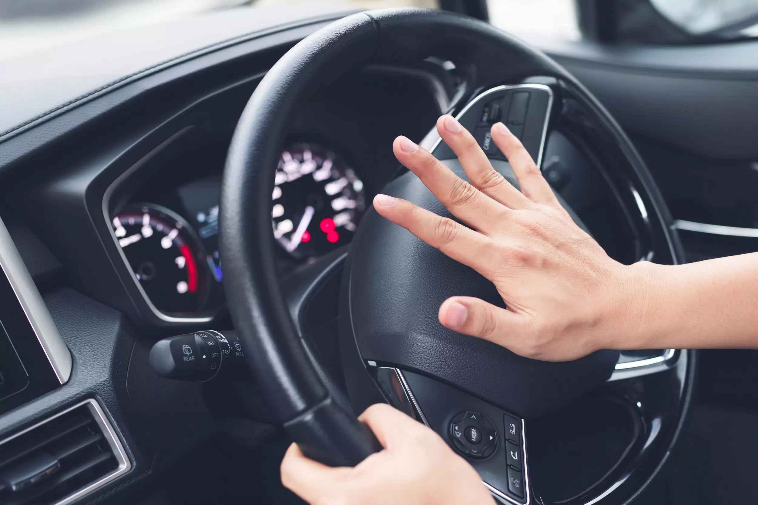 When Can You Legally Use Your Car Horn in Washington State?