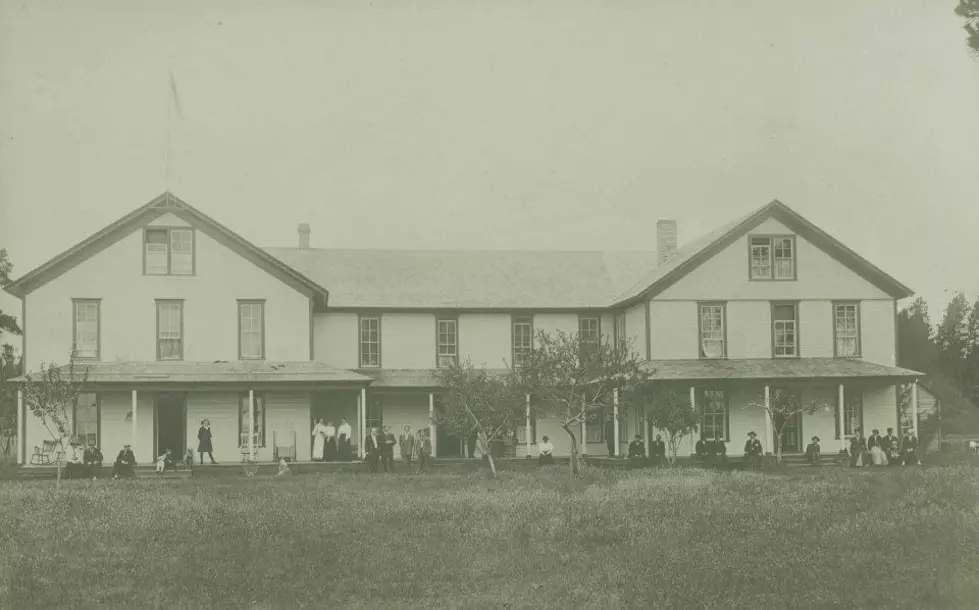 Love Ghosts? Washington State’s Oldest Hotel Is Worth Exploring