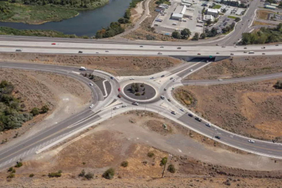 Tri-Cities Roundabout Gets New Metered Traffic Light &#8211; Wait, What?