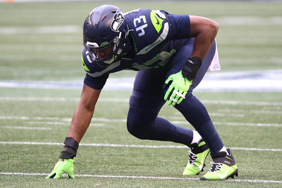 Seahawks DE Carlos Dunlap Re-Signed After Wilson Pledged to Stay