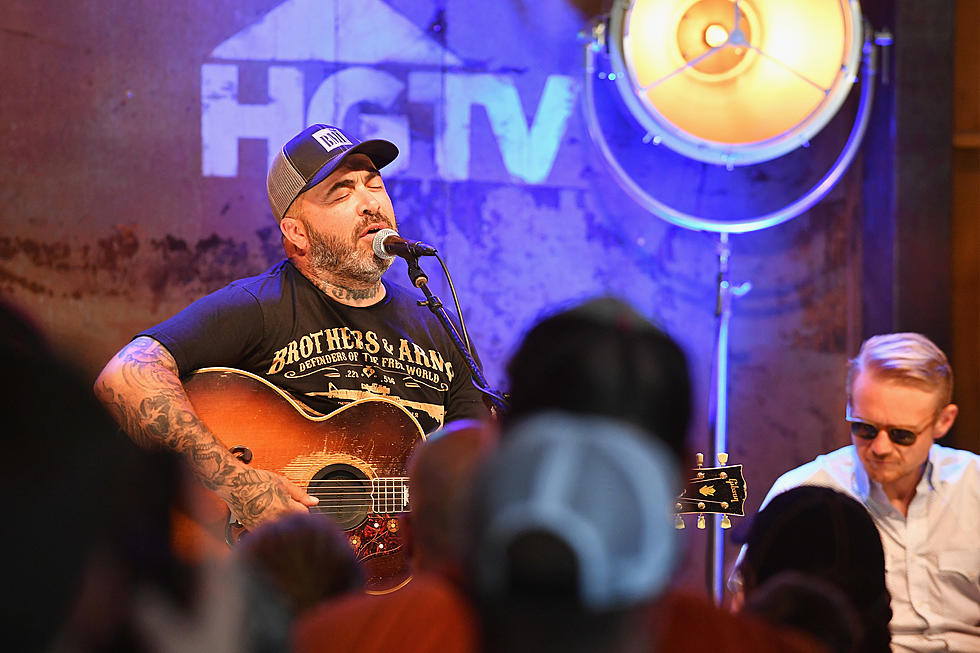 1027 KORD Welcomes Aaron Lewis to Walla Walla