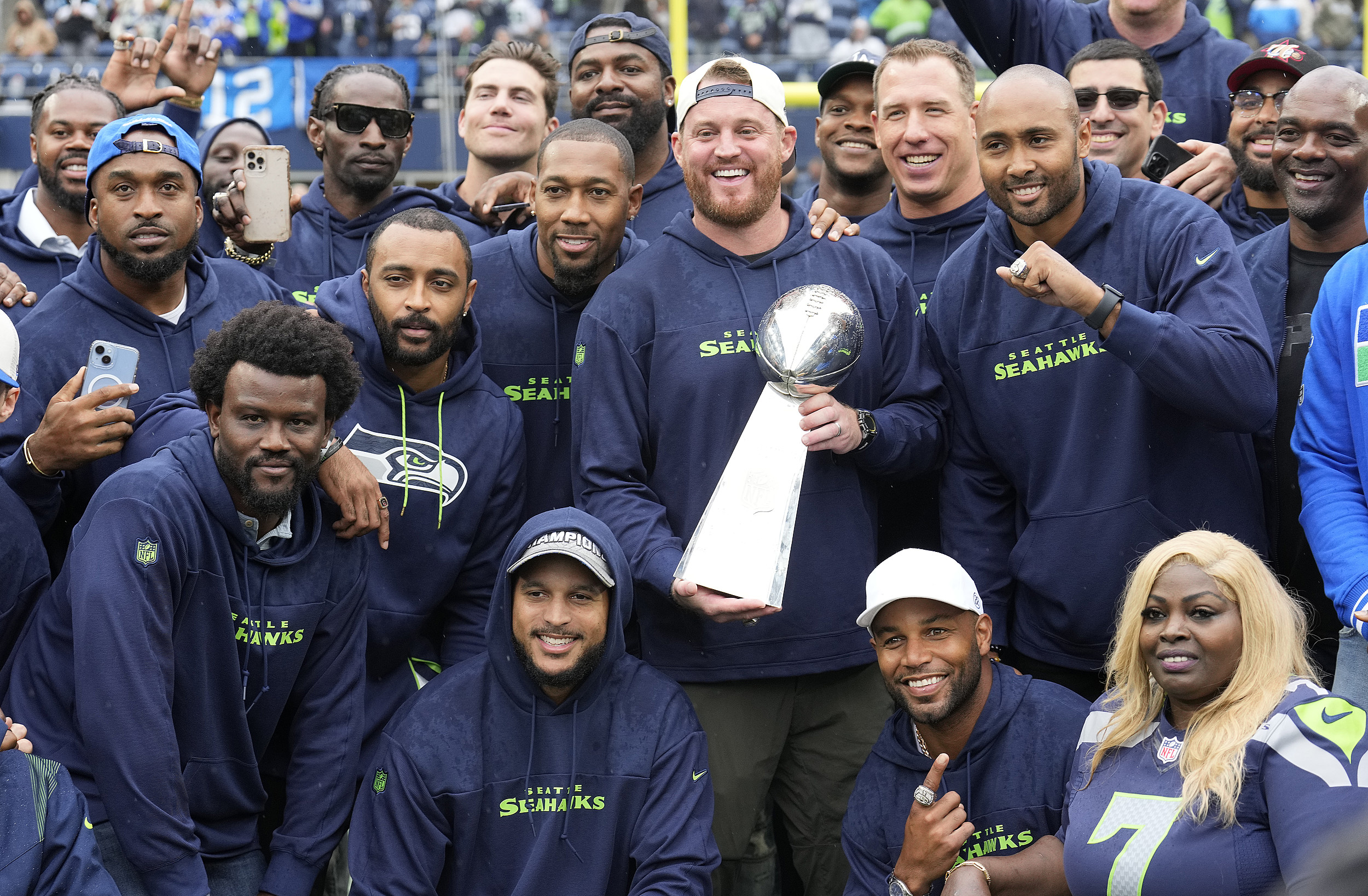 Seattle Seahawks break record for loudest stadium crowd roar