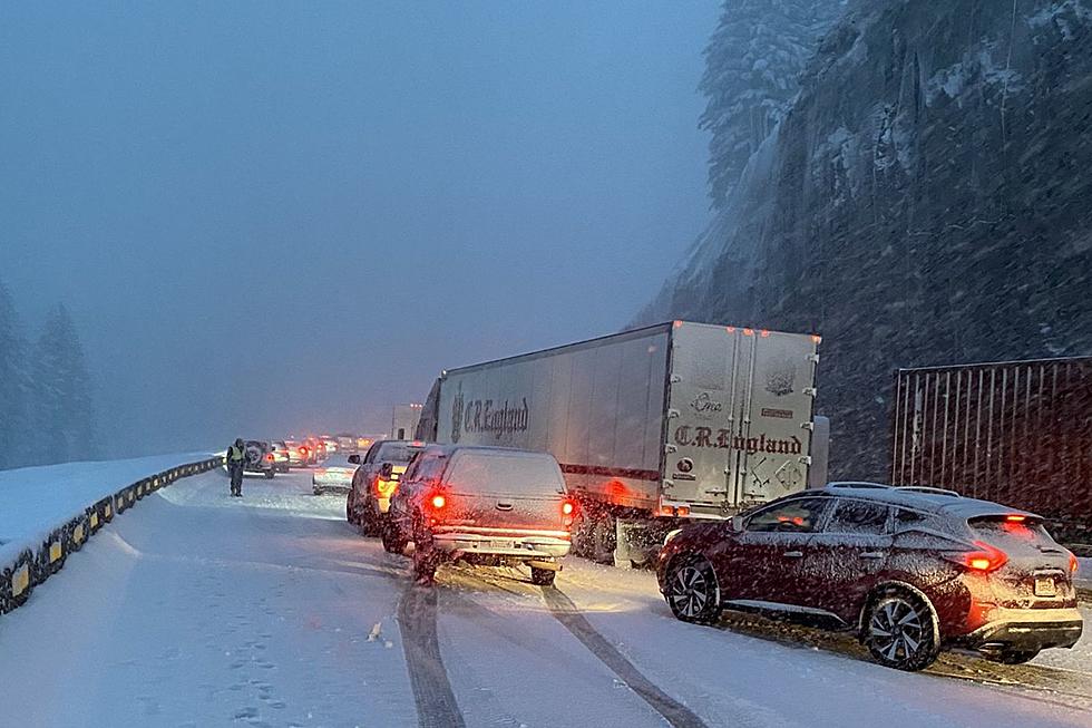 Washington State Pass is a Snowy Mess: Spinouts to Blame