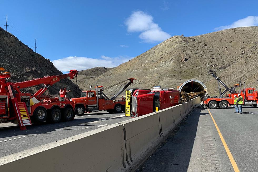 [PHOTOS] See Oregon DOT Crews Work All Night to Open I-84