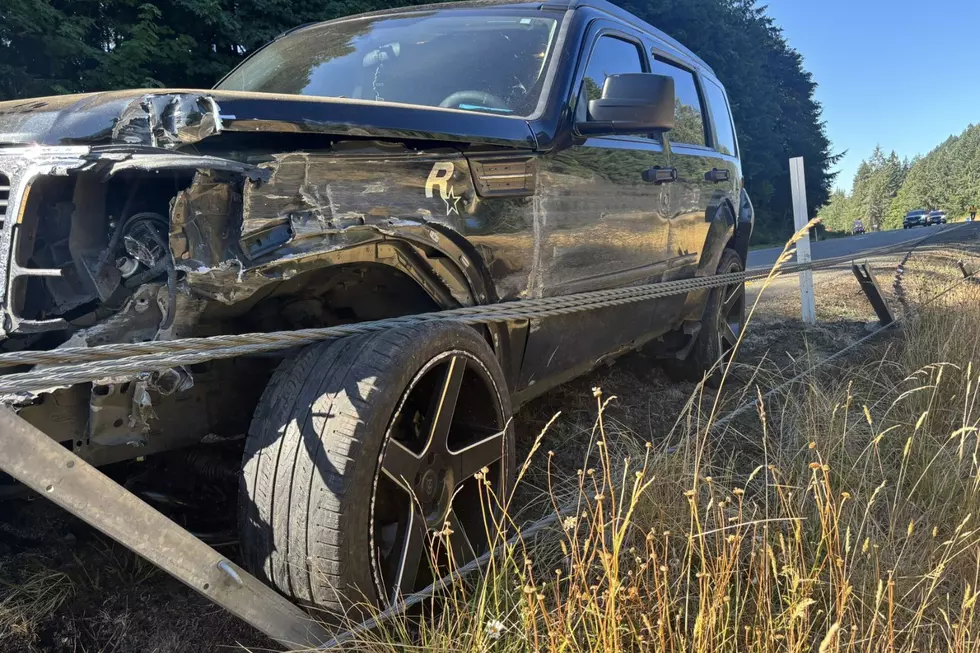 Driver Abandons Jeep After Smashing into a Cable Barrier on SR-8