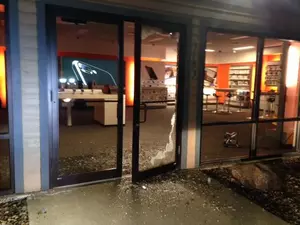 Bold Thieves Knock Off AT&#038;T Store in Kennewick