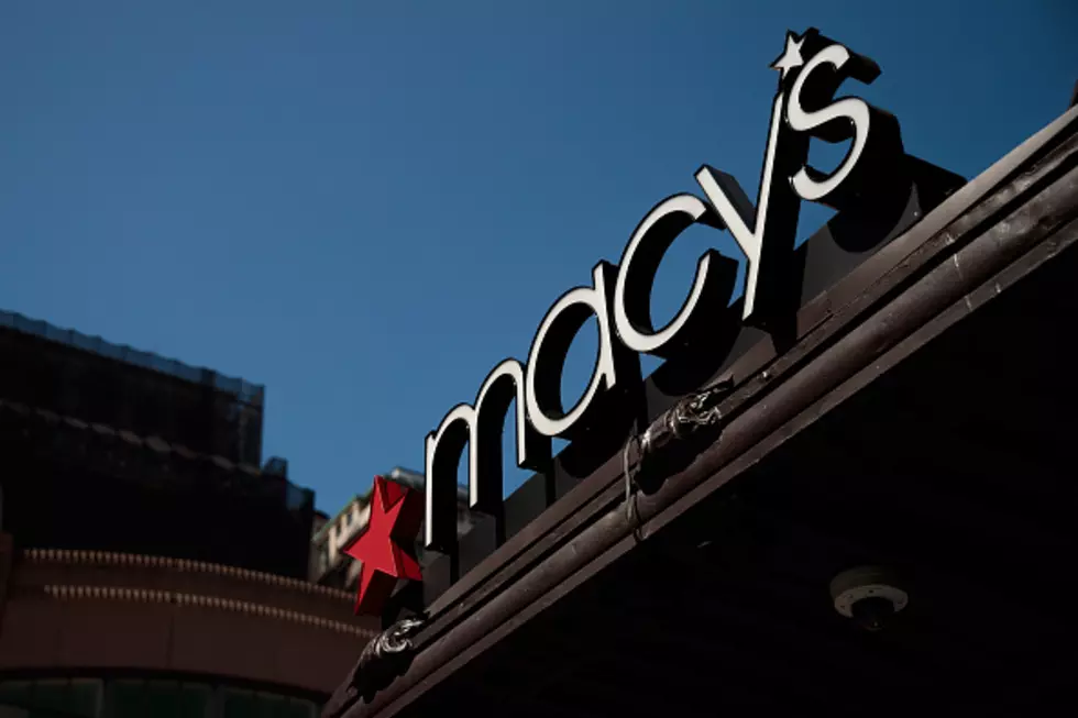 Macy’s Shoplifter Flees With Over $2K Worth of Items
