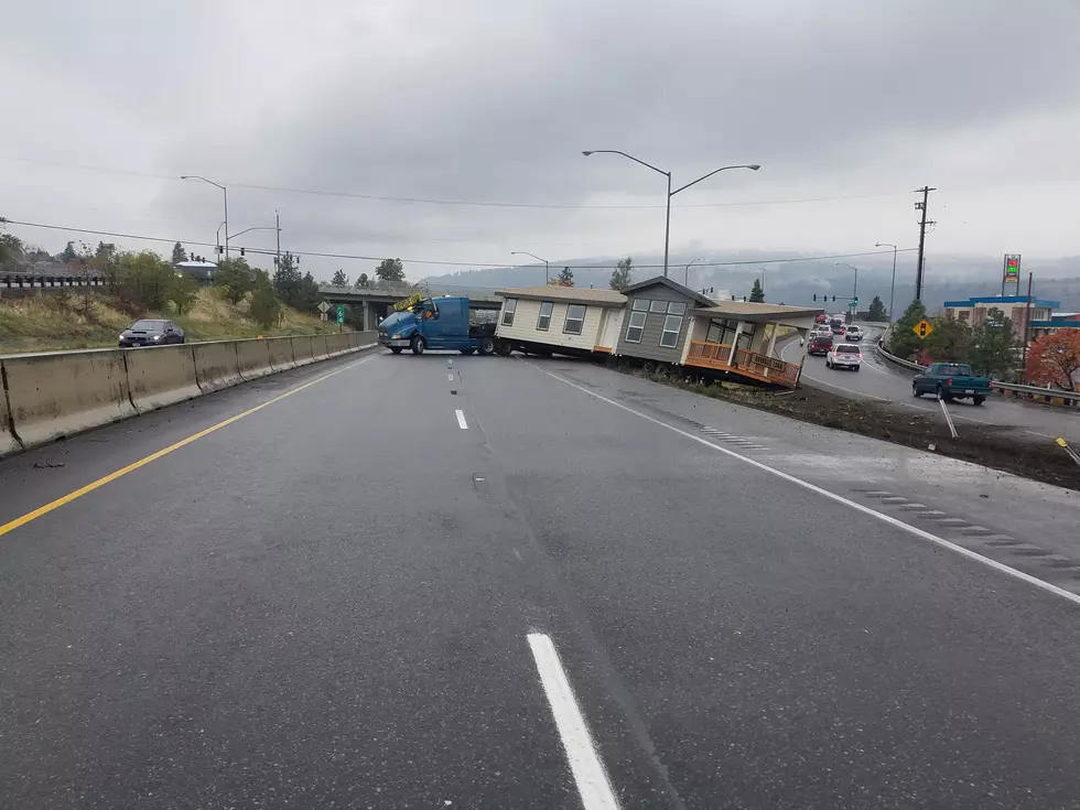 Manufactured Home Jackknifes On Trailer, Blocks Oregon Traffic