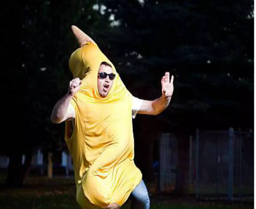Human ‘Banana’ Narrowly Avoids Being Peeled by Richland Driver