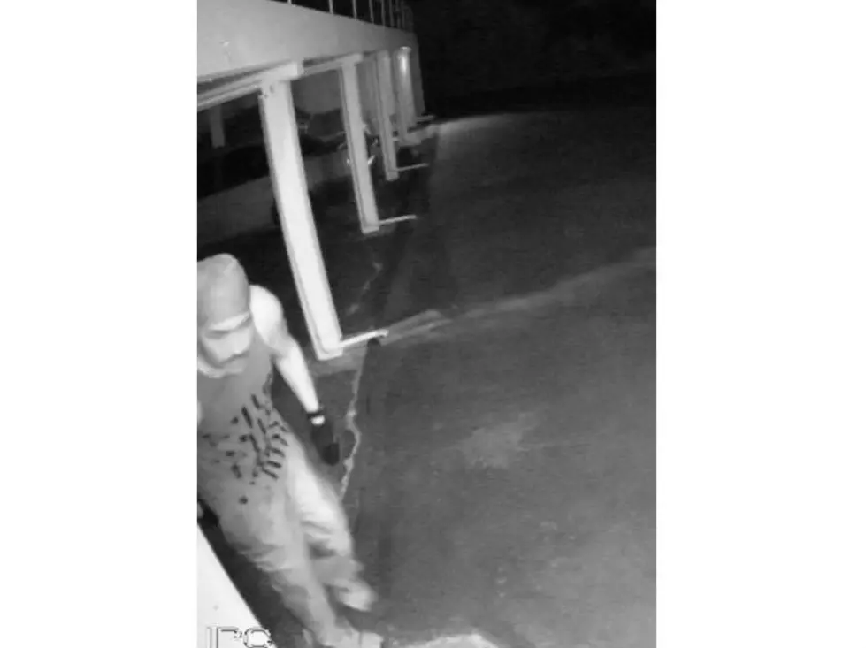 3AM Prowler Sought by Cops, Was Lurking Around Apartment Complex