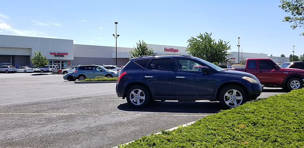 ‘Busy’ Couple Interrupted in Parking Lot Become Subject of Online Humor