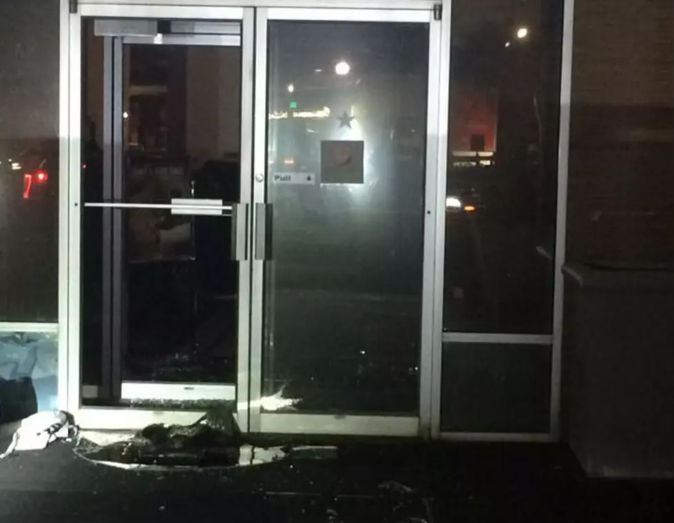 Burglar Uses Huge Rock to Break Store Window, But Caught Anyway