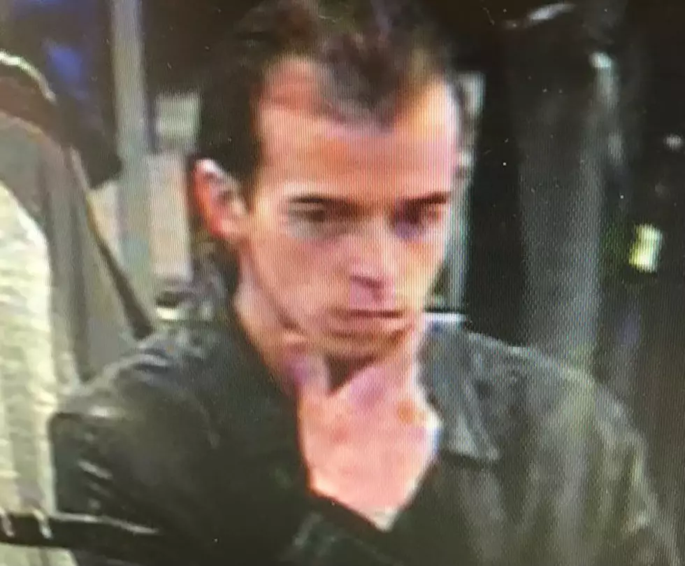 Mall Theft Suspect Sought, Being Grinch After Christmas