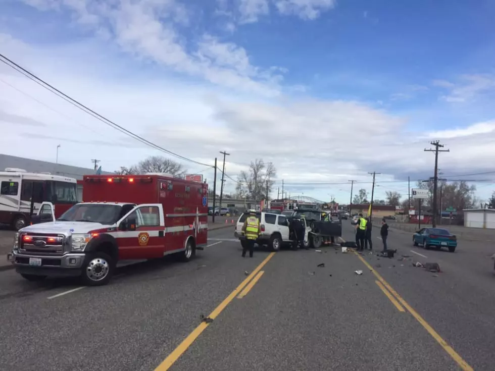 Crash Sends 2 to Hospital, Snarls Downtown Kennewick Traffic