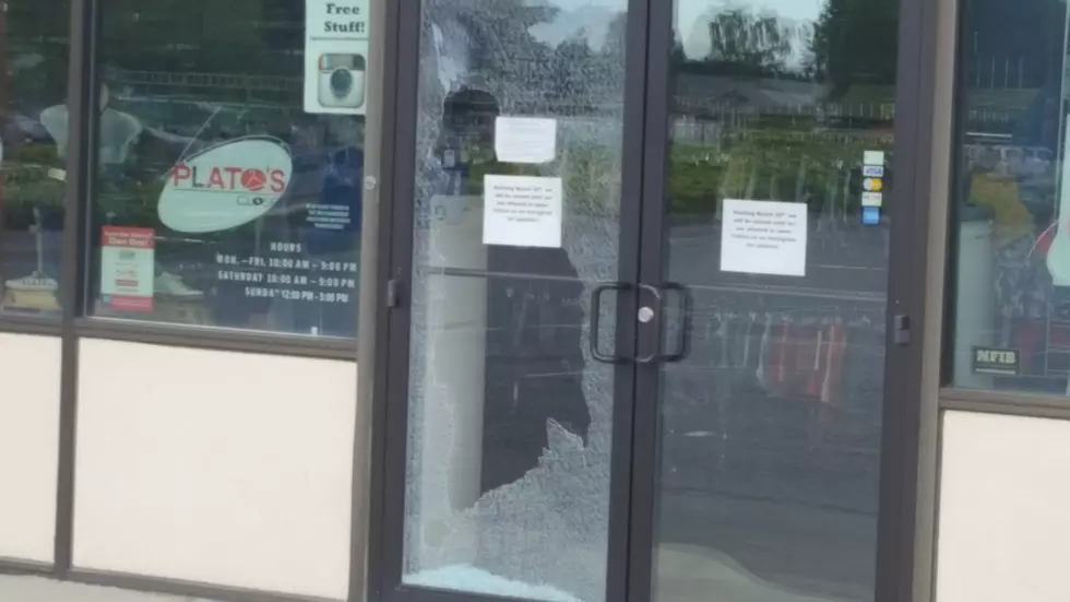 Vandals-Rioters Smash Windows Along Canal Drive in Kennewick