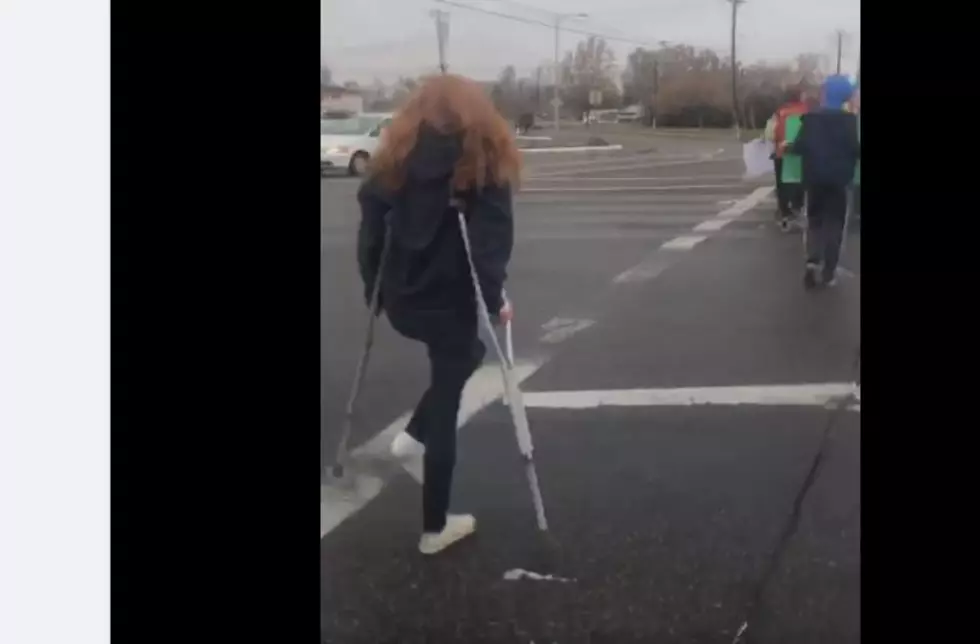 Despite Weather and Crutches, Students March in Kennewick